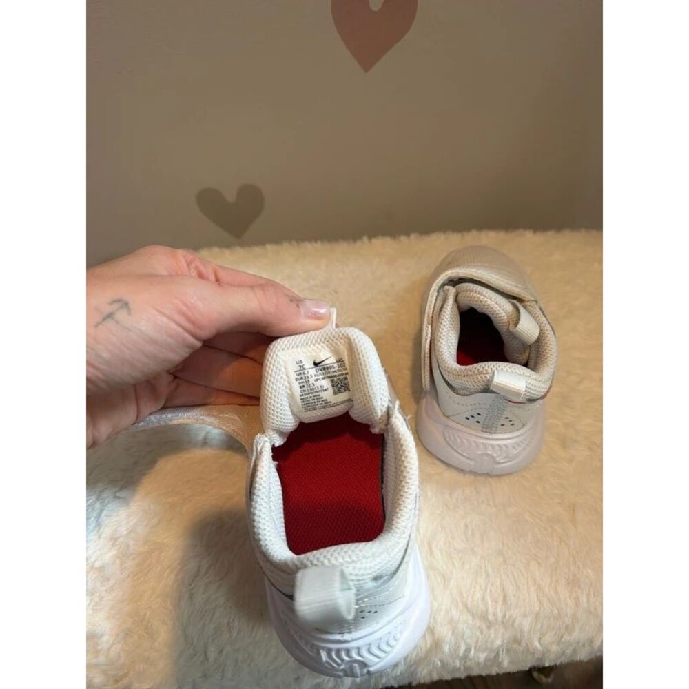 Toddler Nike Sneakers 7C - Picture 6 of 6